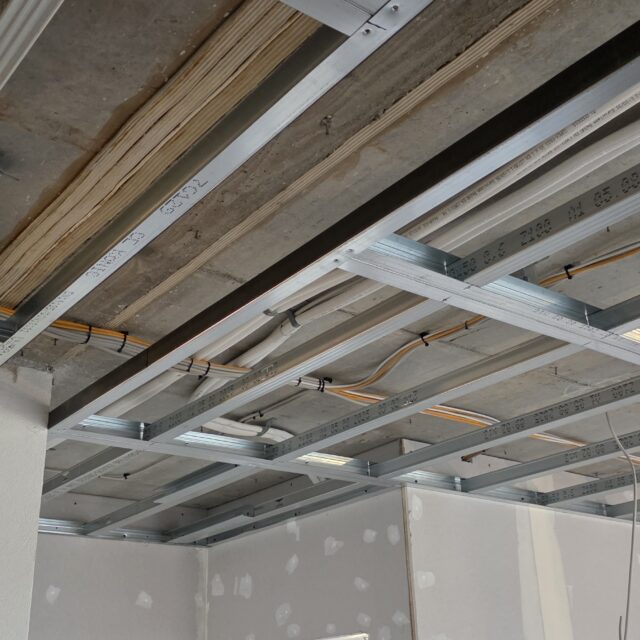 Deckenabhaengung-Trockenbau-CD-Profile