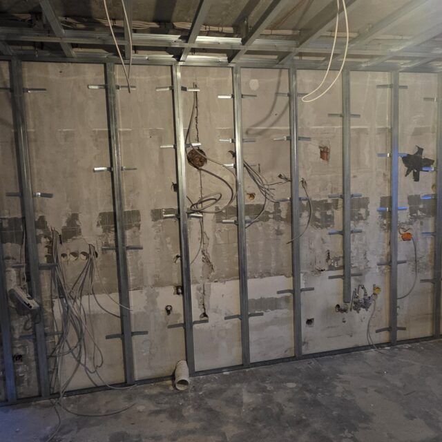 Trockenbau-Wandkonstruktion-Metallstaenderwerk